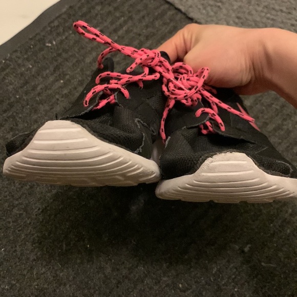 Nike Kaishi (GS) Black Pink Sneakers-Size 6 Youth (Fits women’s 7.5) - Picture 8 of 9